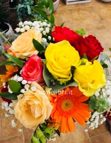 Bouquet di rose colorate